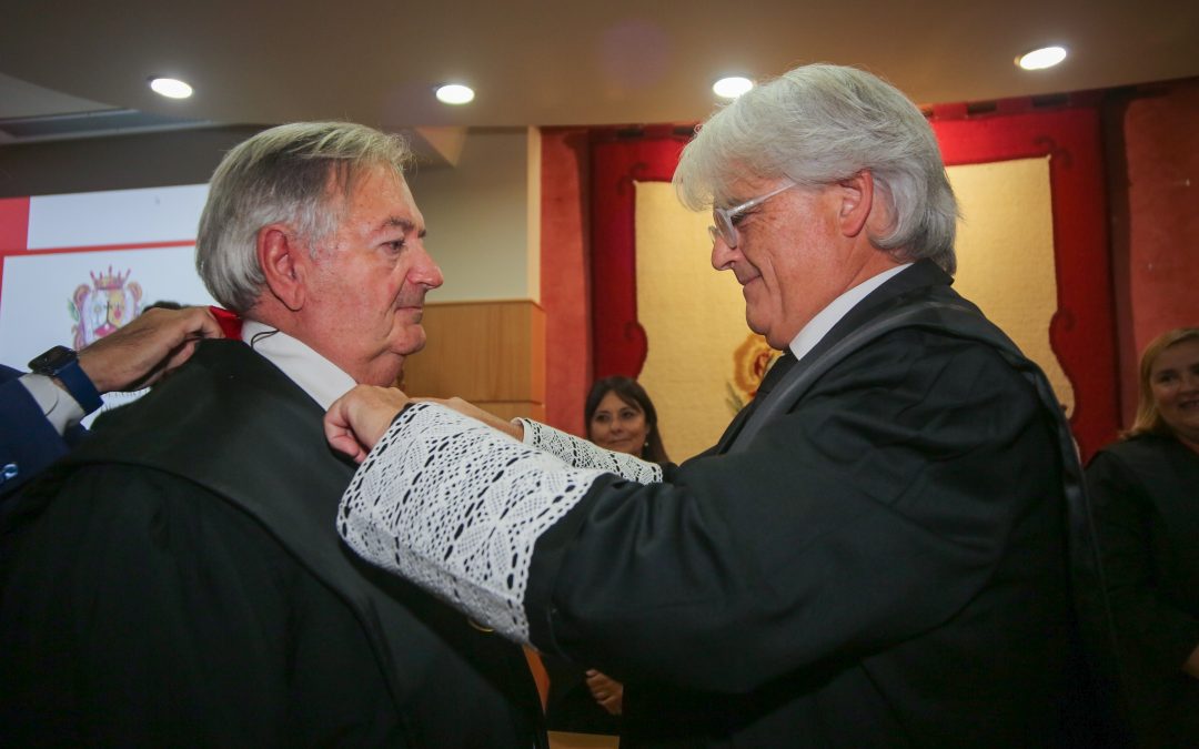 Ramón Gómez recibe la Medalla al Mérito en el Servicio de la Abogacía