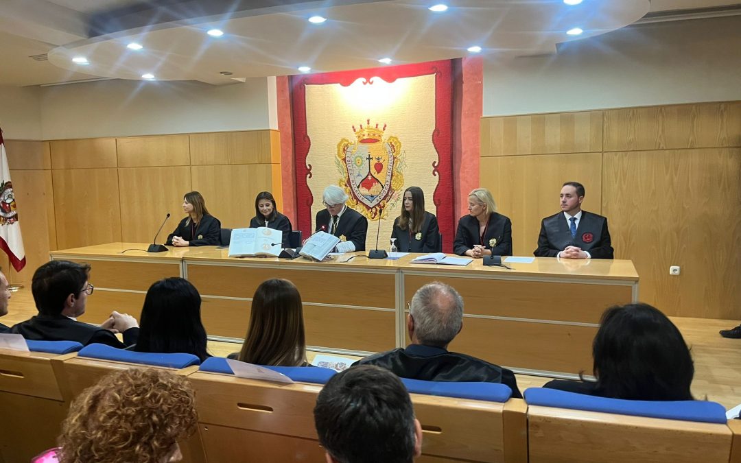 Málaga celebra la jura de 10 nuevos letrados